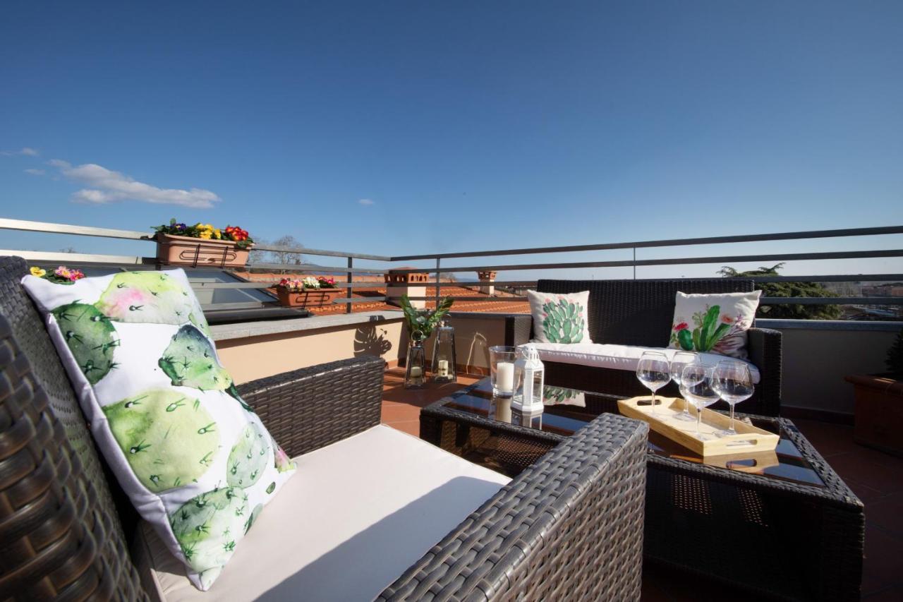 Rooftop Delight With Terrace Lucca Ngoại thất bức ảnh